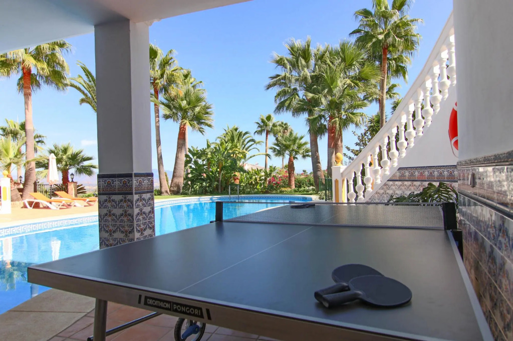 TESS Villa El Oasis