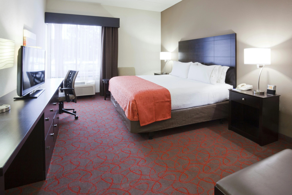 Holiday Inn Express & Suites Bloomington West by IHG