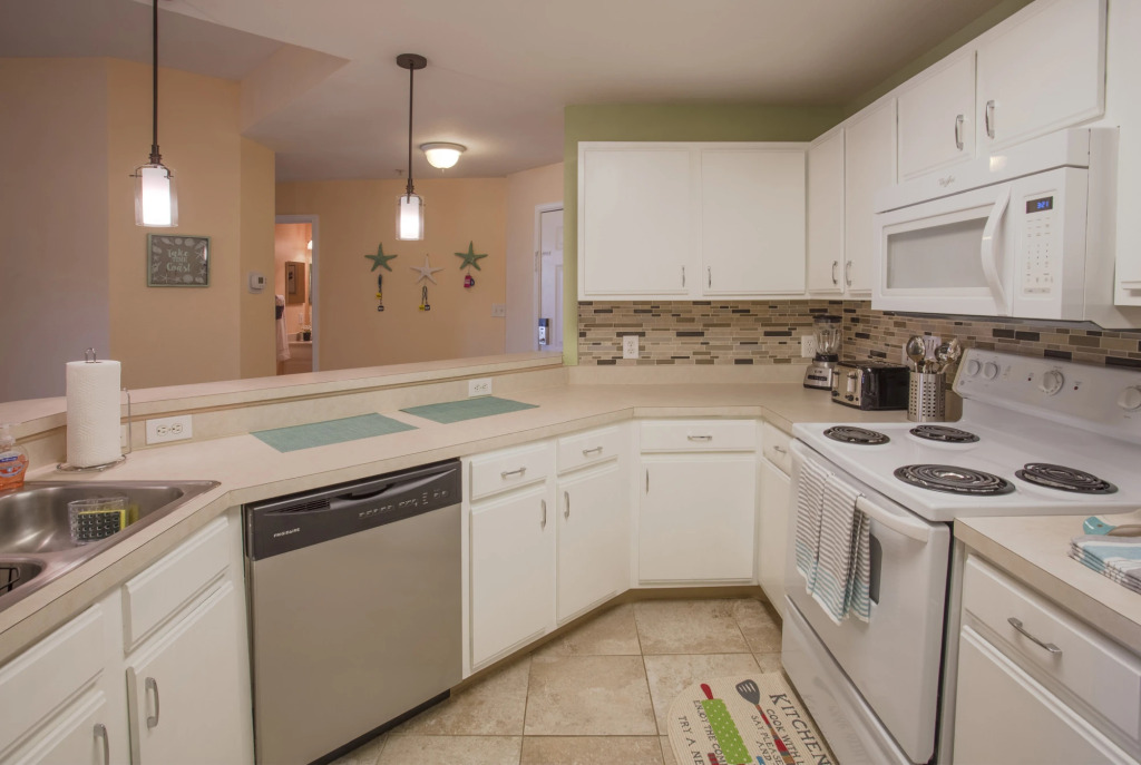 Exquisite Avalon Clearwater Condo,Minutes To Beach