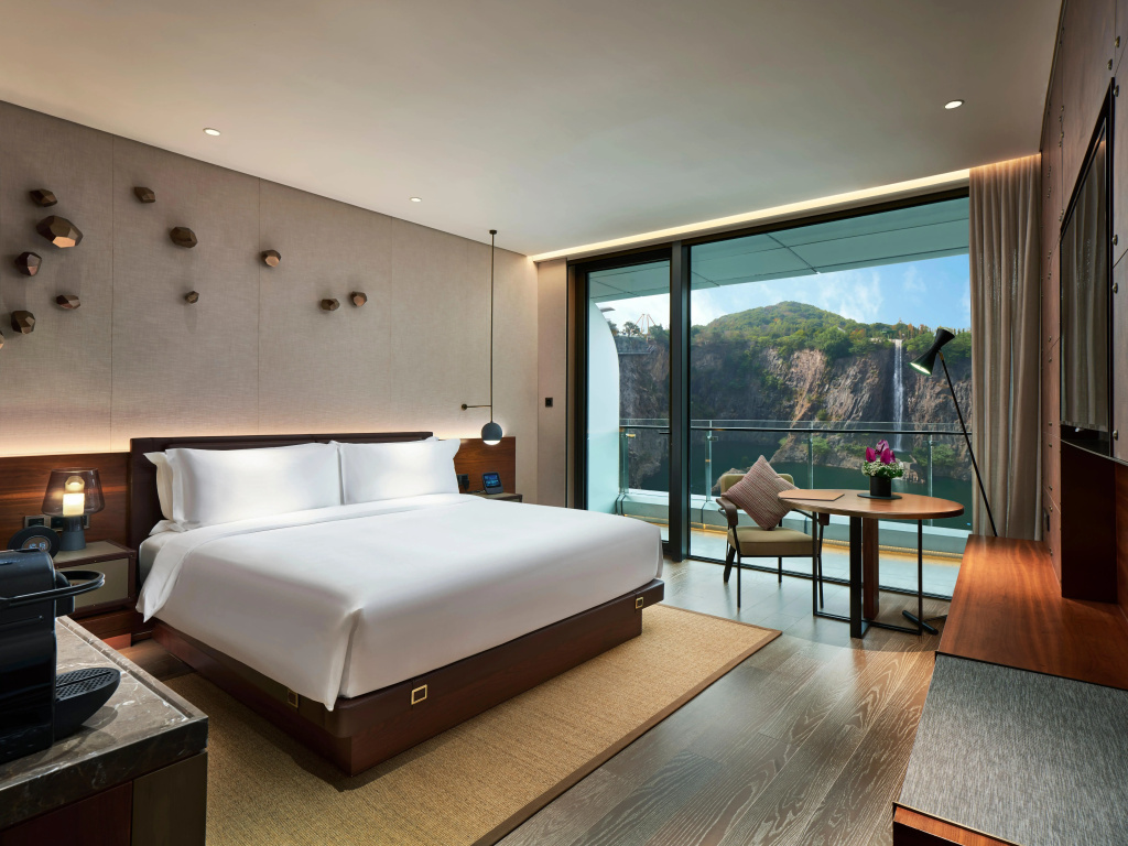 InterContinental Shanghai Wonderland by IHG