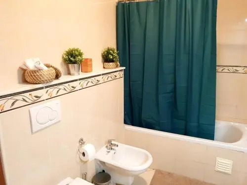 DOWNTOWN-GuestHouse