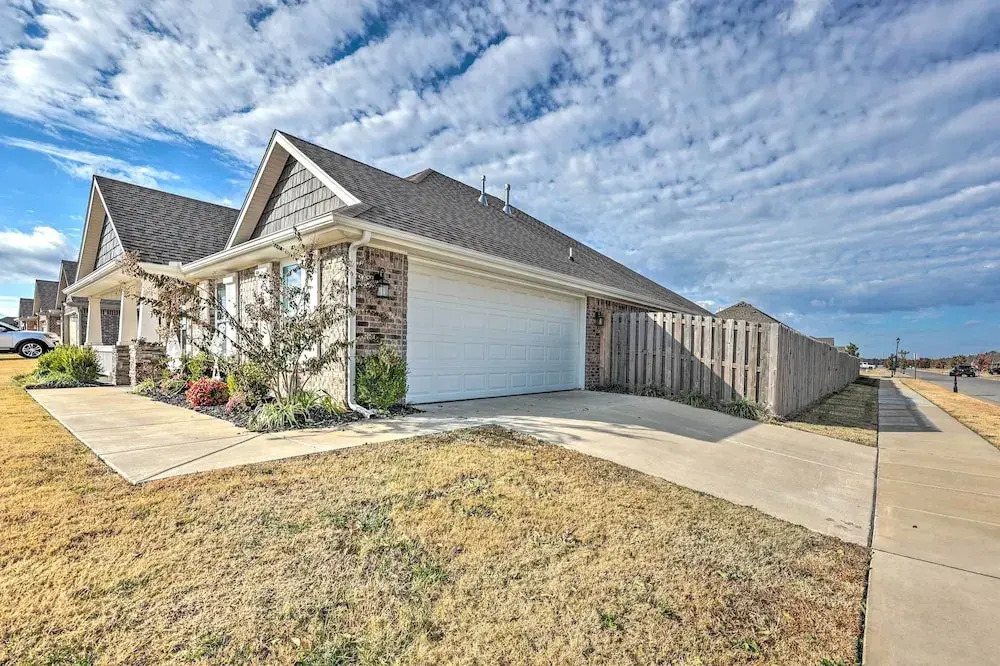 Fayetteville Home: Near University & Biking Trails