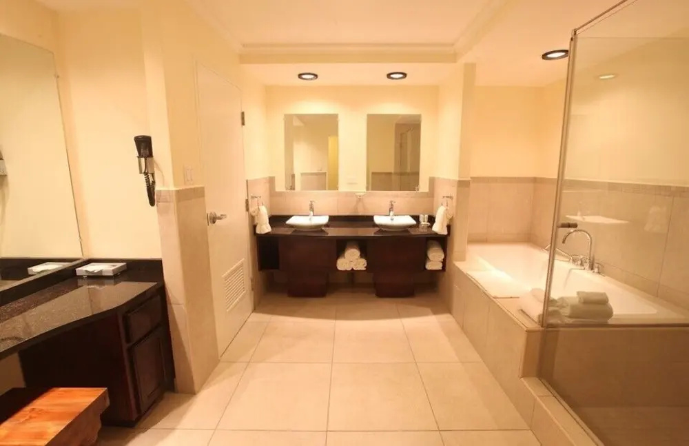The Crown House Hotel