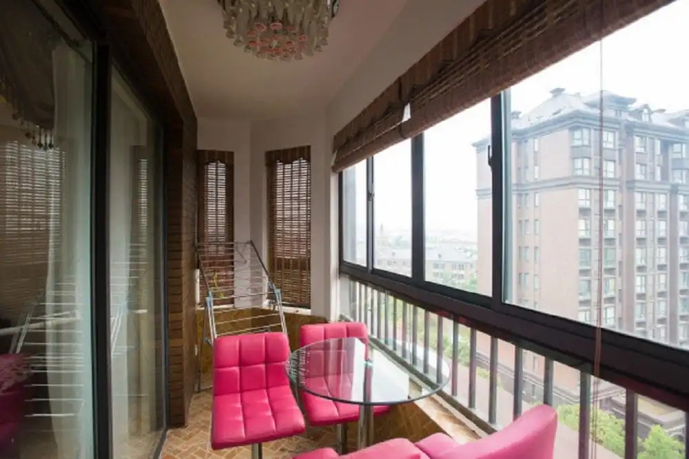 Jhouse Hongqiao Duplex Apartment