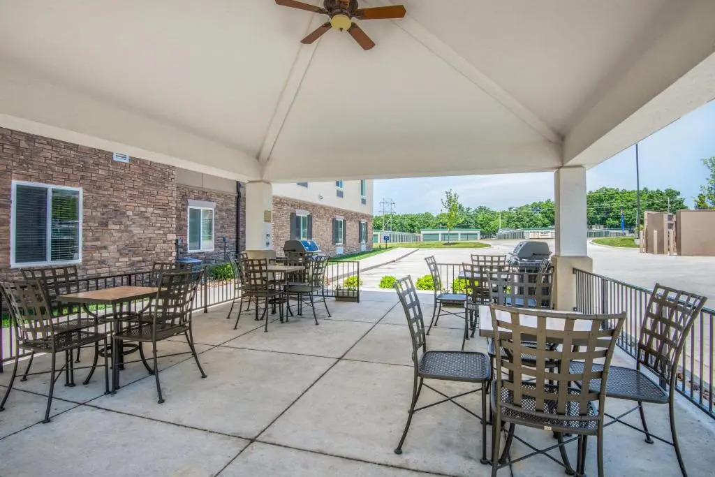 Candlewood Suites Columbia Hwy 63 & I-70 by IHG