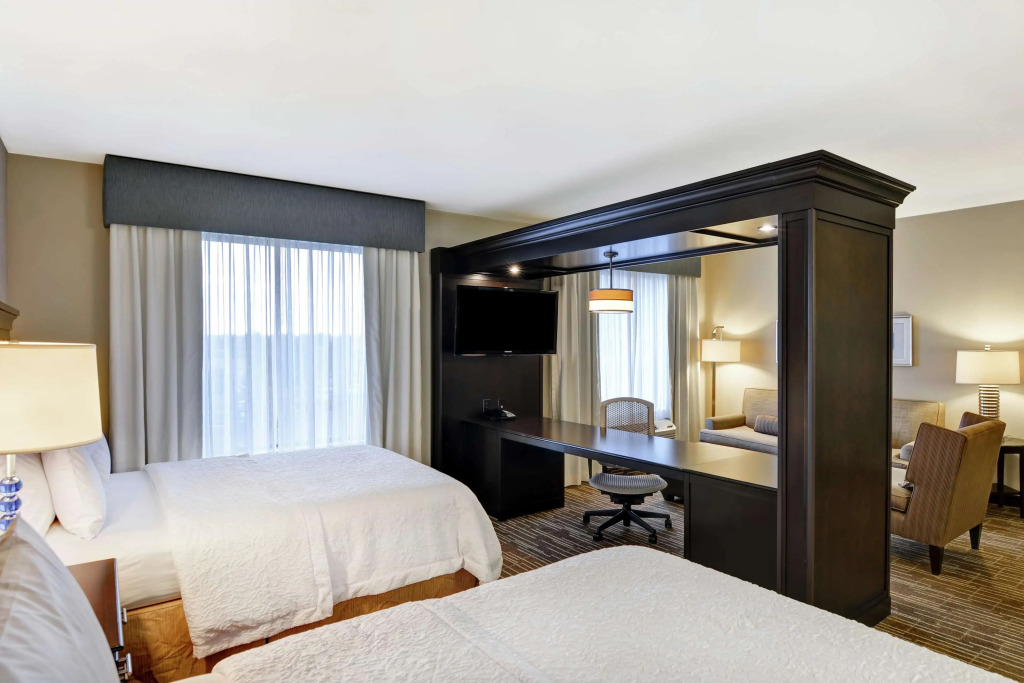 Hampton Inn & Suites Denver Airport / Gateway Park