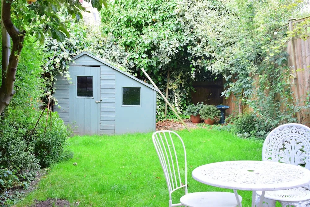 South London 2 Bedroom House With Garden