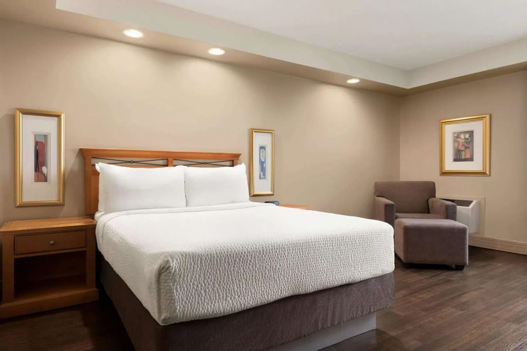 Grand Hotel & Conference Centre Calgary Airport, an Ascend Collection Hotel