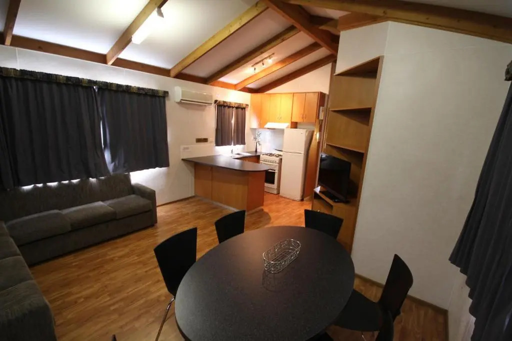 Metung Holiday Villas