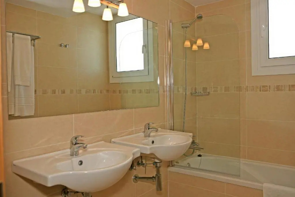 Apartamentos Playa de Portio