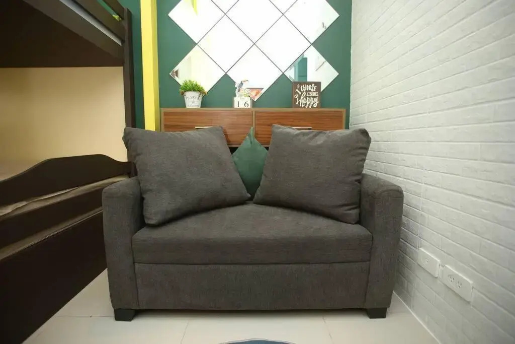 A2J Luxury 1BR Tagaytay Suite Near Skyranch, Malls