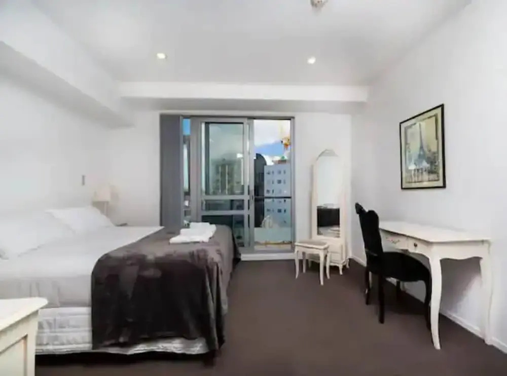 Spacious Home with Balcony+Parking Zodiak Stays