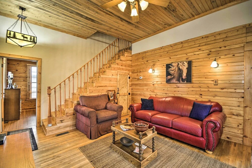 Pet-friendly Cody Home - Walk to Main Street!