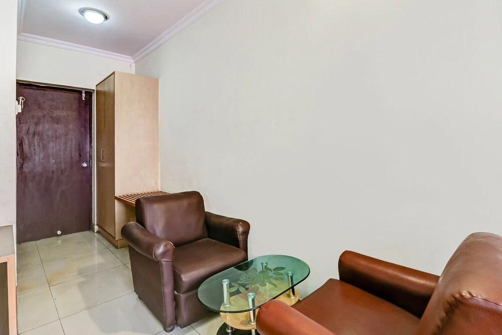 OYO 60932 Hotel Basera Inn
