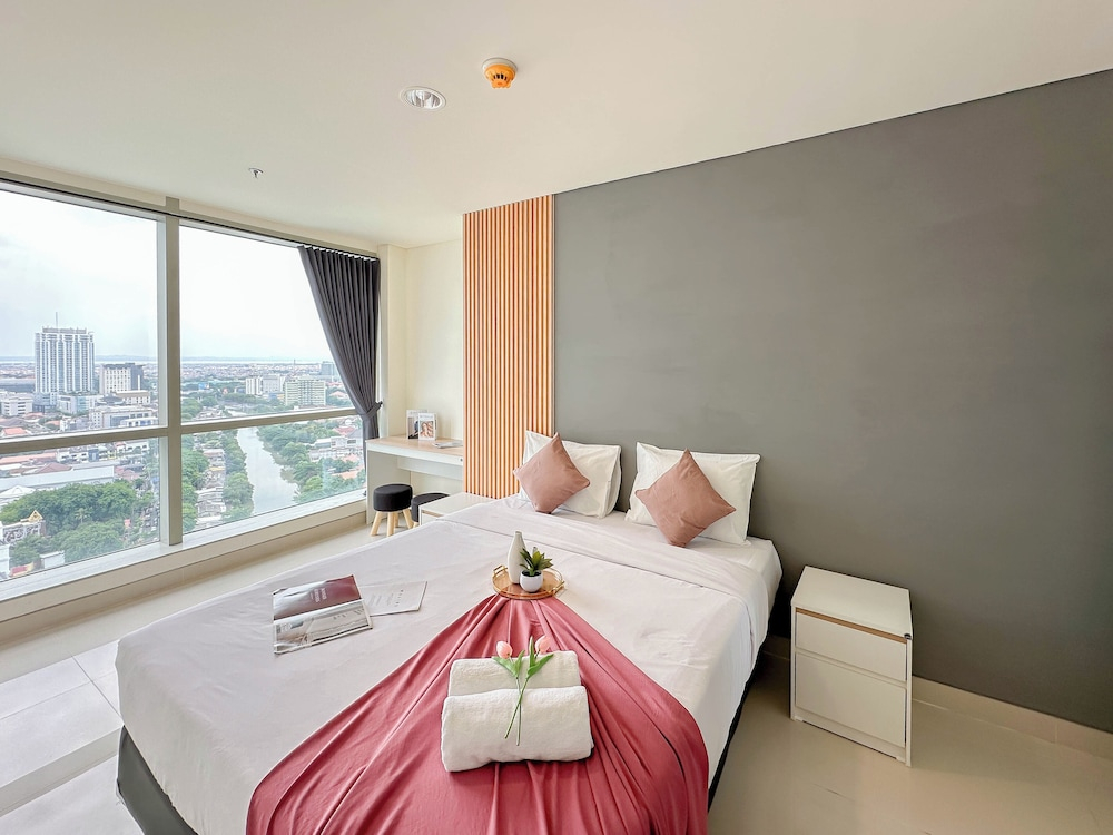 Spacious 1Br With City View At Praxis Apartment
