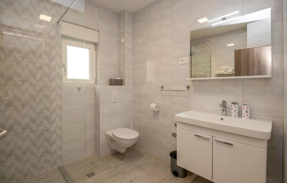 Awesome Apartment in Podaca With Wifi and 2 Bedrooms