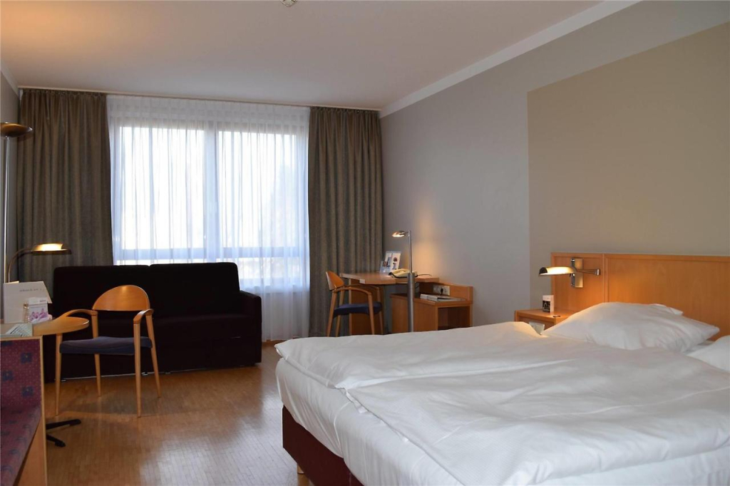 elaya frankfurt oberursel, Trademark Collection
