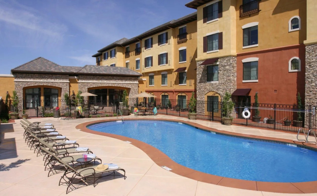Holiday Inn Express & Suites El Dorado Hills by IHG