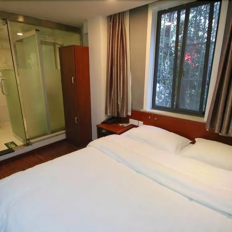 A Forest Hotel (Shanghai People's Square)