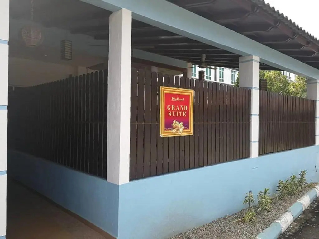 Adina Drive In Motel - Self Service Units Available