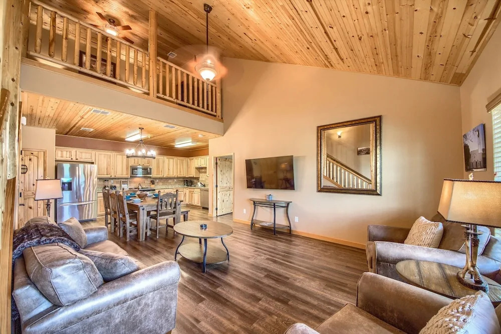 Old Mills Resort Om A6a8 6 Bedroom Condo by RedAwning