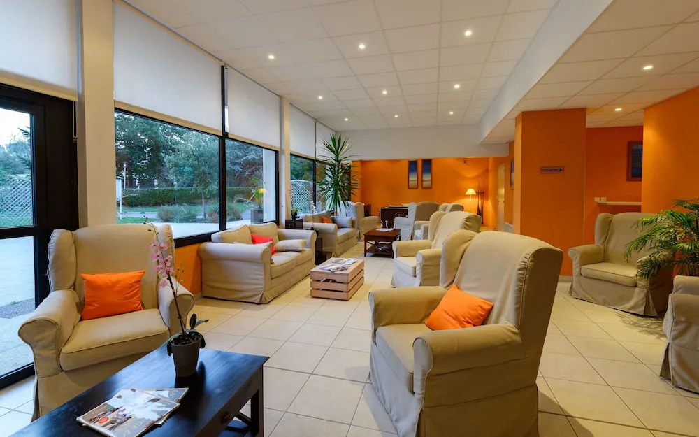 Lagrange Vacances Les Roches Douvres