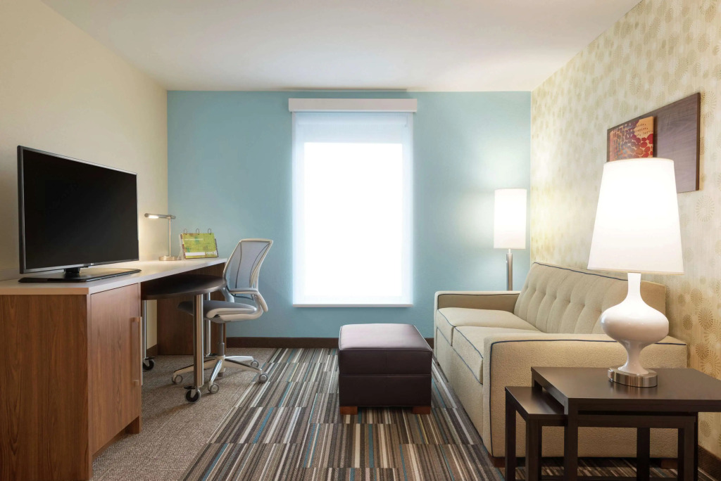 Home2 Suites by Hilton Milwaukee Airport