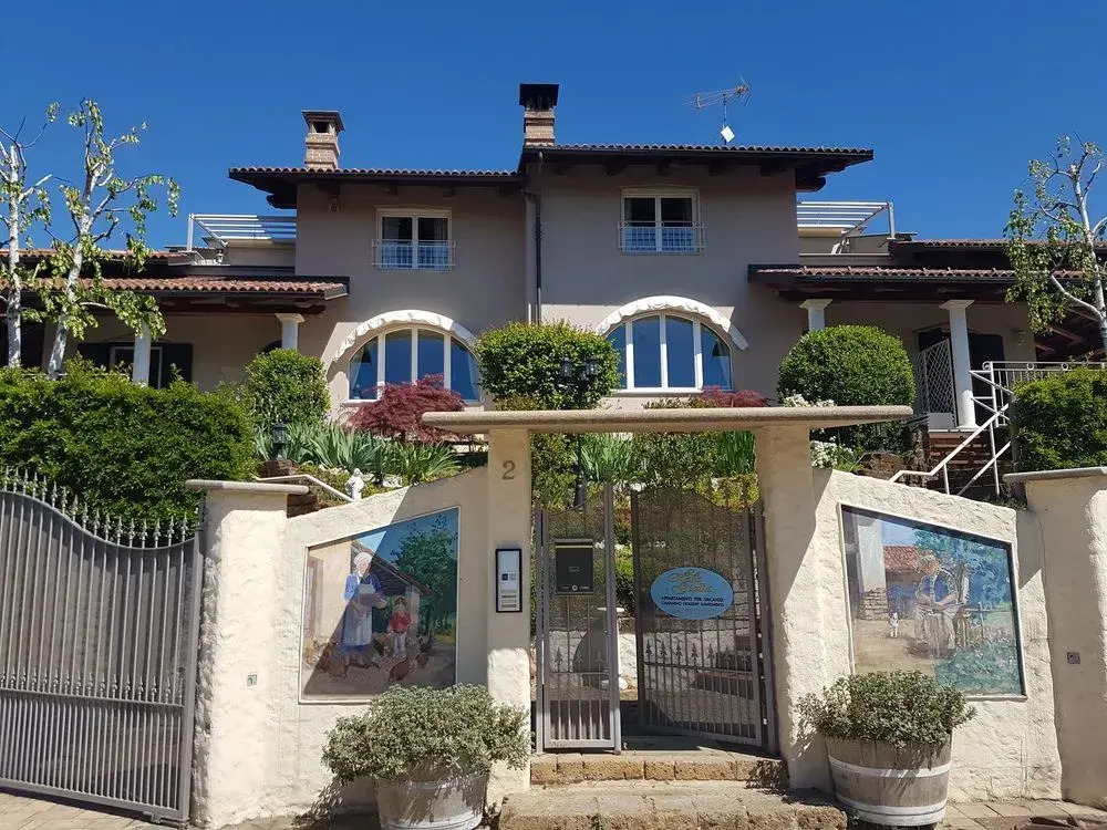 La Rosa Gialla Bio Apartments & rooms