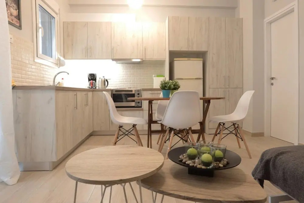 Pale Coloured Apt in Athens Historic Centre