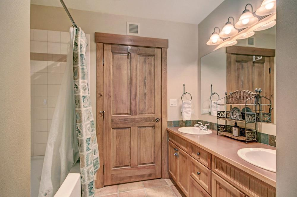 8824 The Springs 2 Bedroom Condo by RedAwning