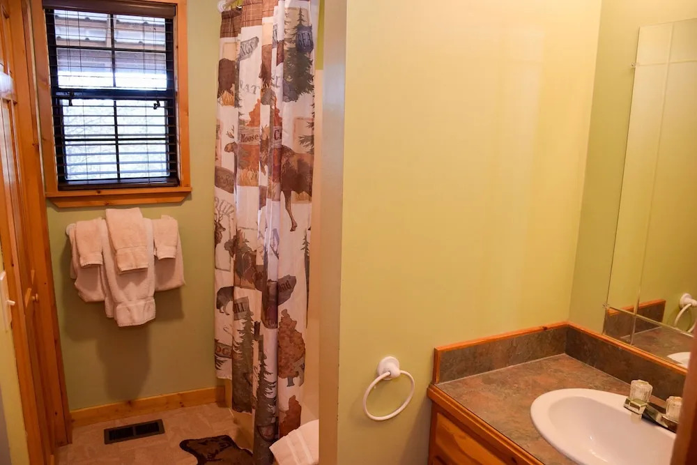 HIKER'S POINT - 2 Br Cabin