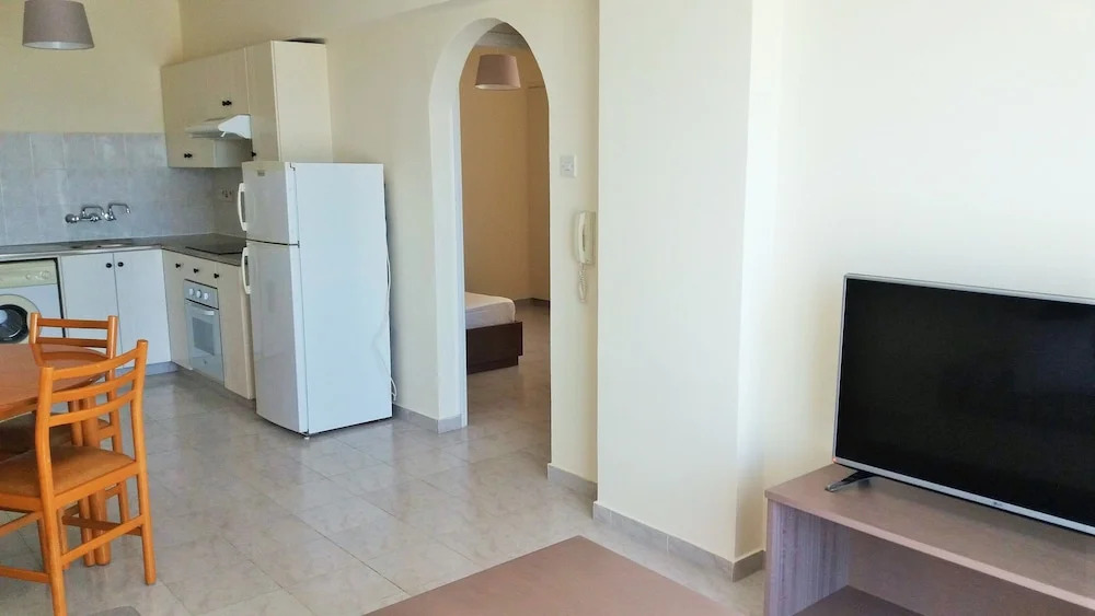 401 Dhalia Court