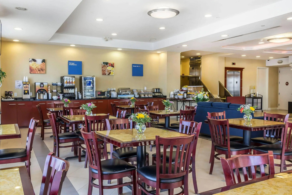 Comfort Inn & Suites LaGuardia Airport