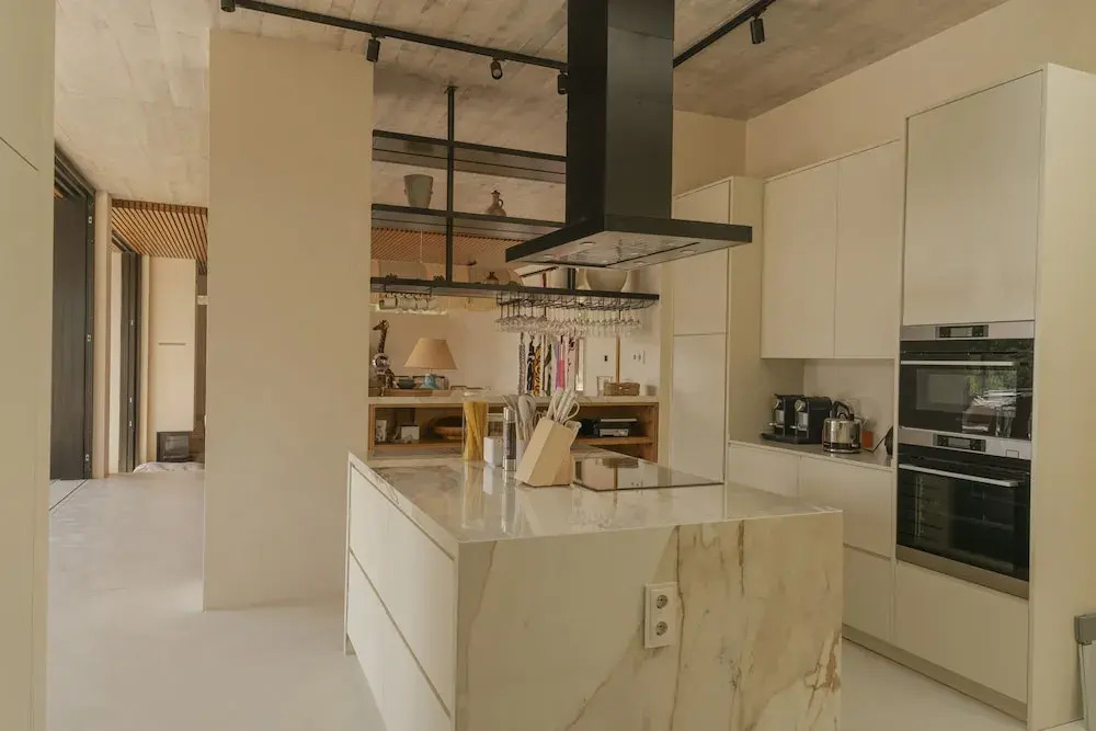 CL M Villa Retreat by Cadenzalux
