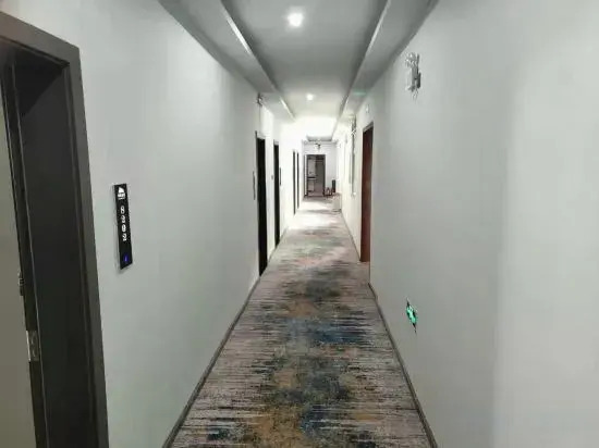 Hotels in Pomigzhi