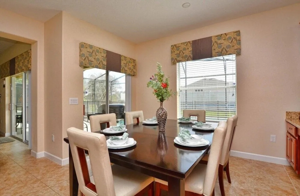 4706ts-5 Bedroom Pool - The Shire Home