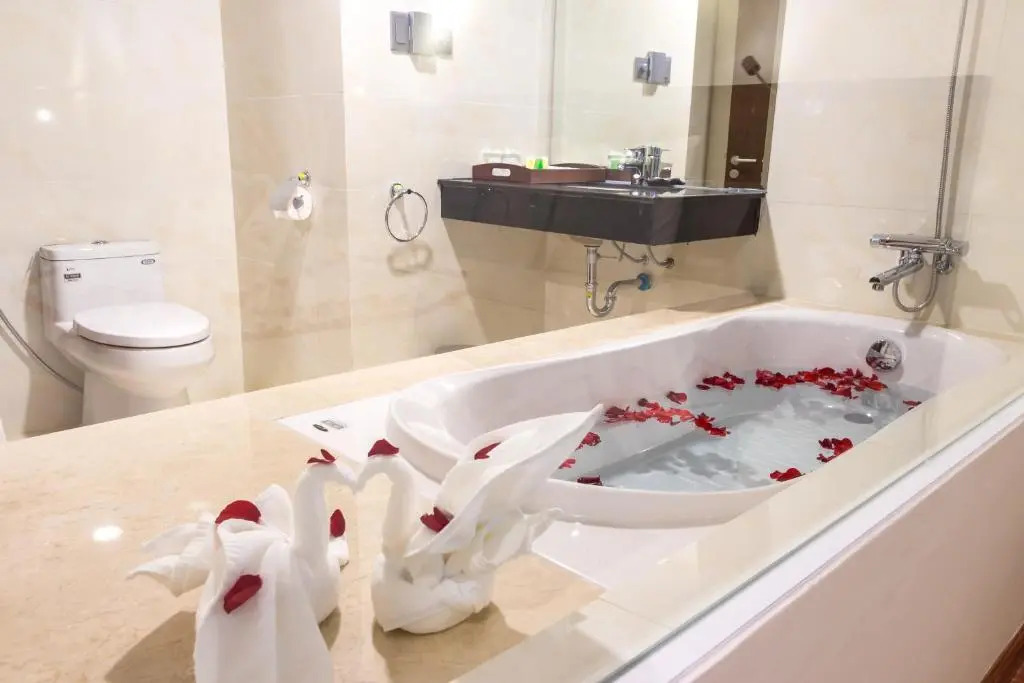 Sai Gon Phu Tho Hotel