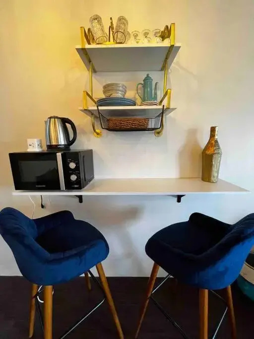 Cozy Ocean Blue Condo 43in TV & Netflix