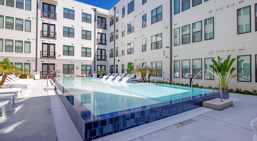 Landing Apartments - South Austin