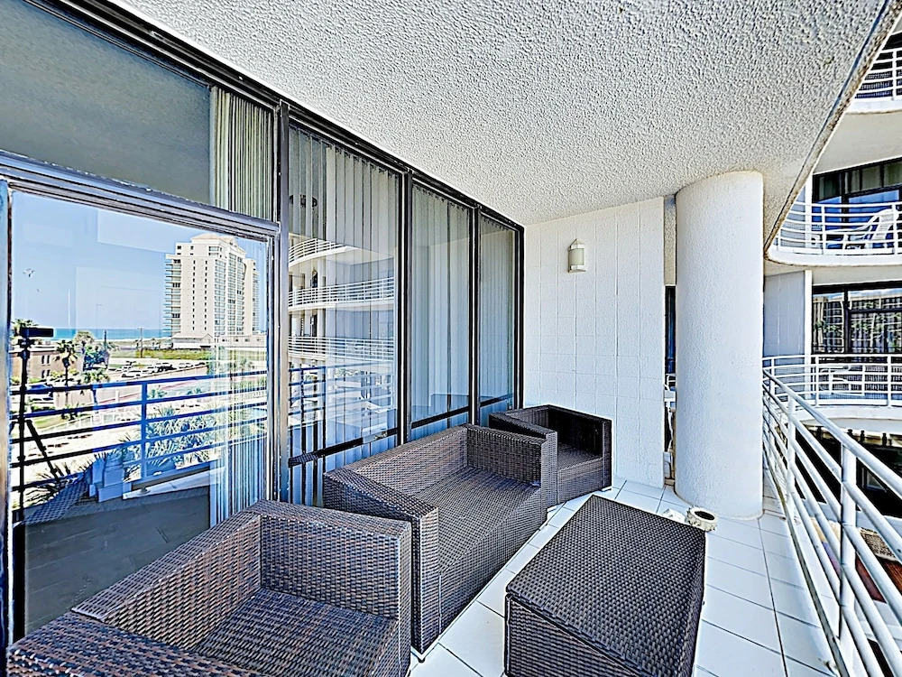 New Listing! All-suite Beachside W/ Pools 2 Bedroom Condo