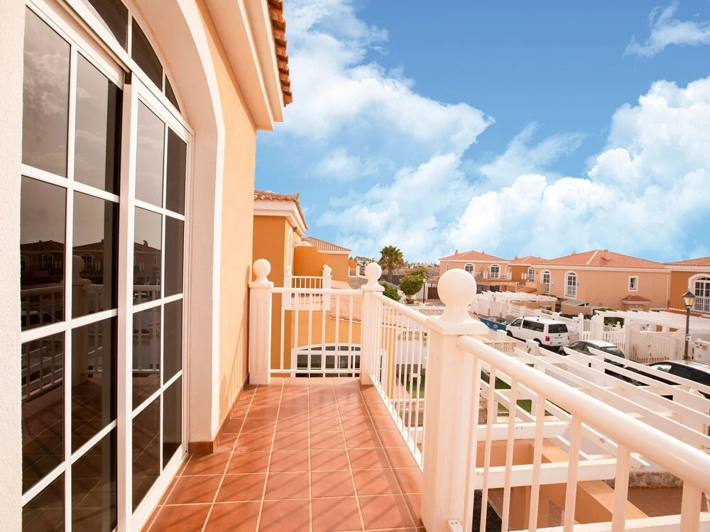 Majestic Holiday Home in Caleta de Fuste with Swimming Pool