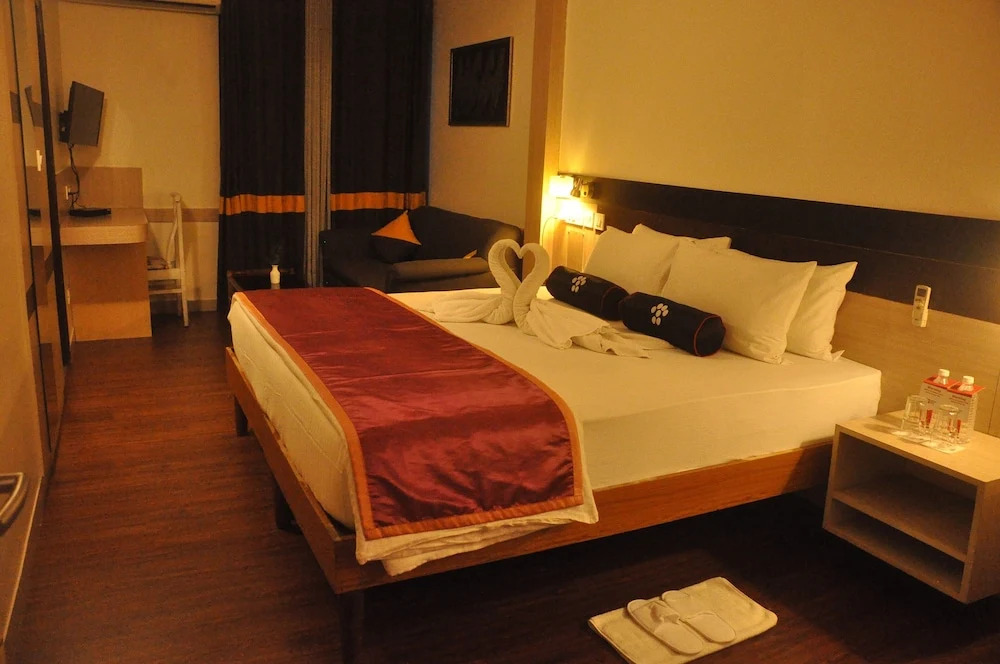 i145 Hotel