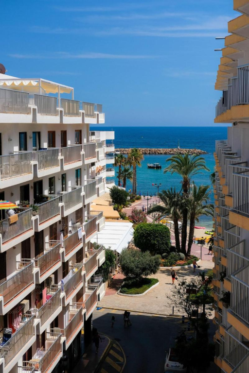 S'Alamera Suites Hotel & Apartments