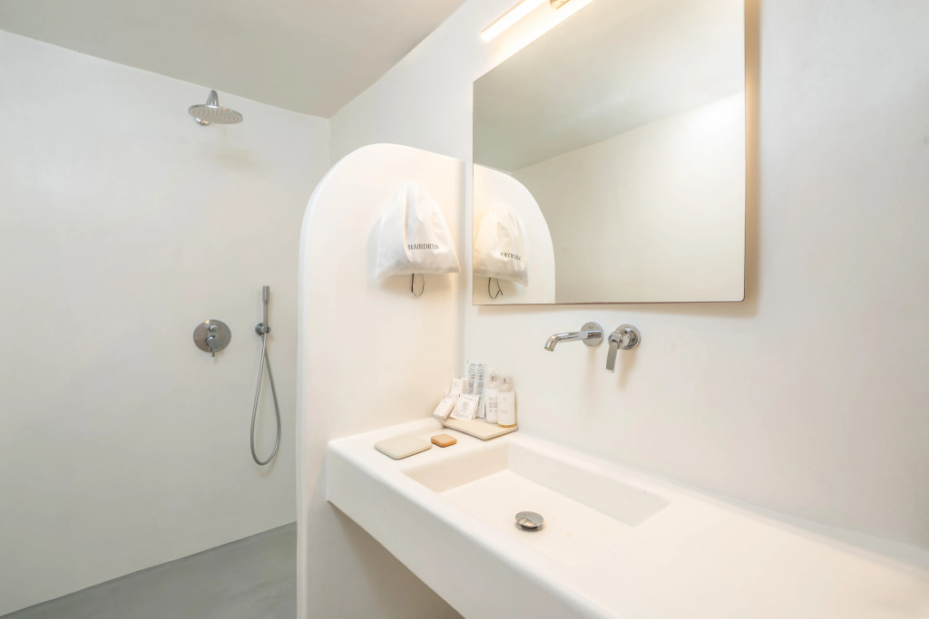 Aqua Luxury Suites