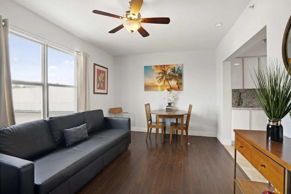 Welworth Condos by SV Rentals