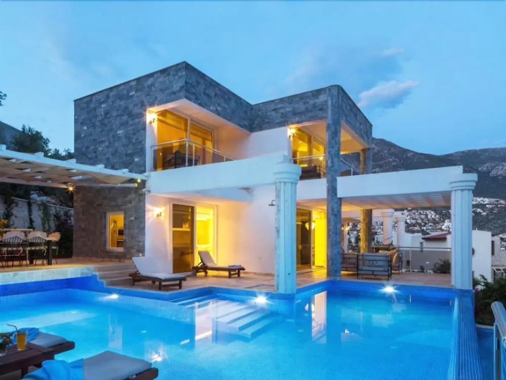 Ada Villa