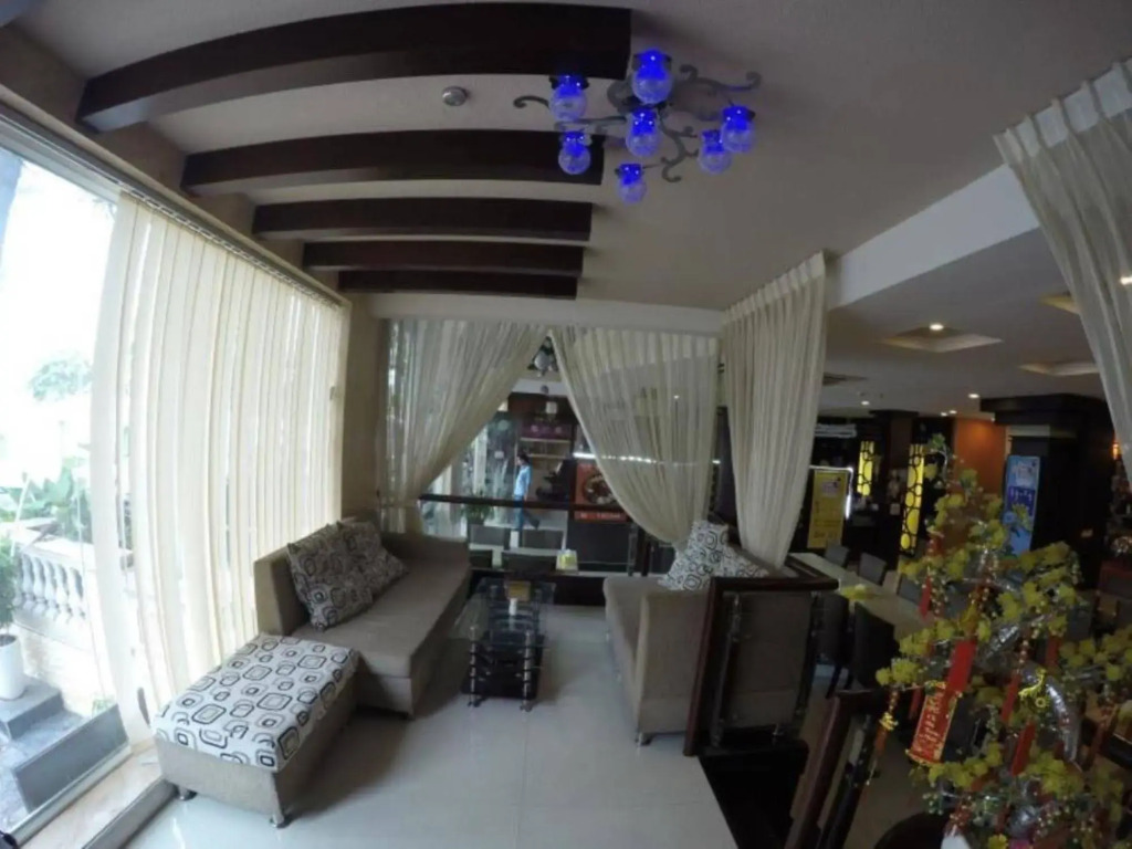 One World Hotel