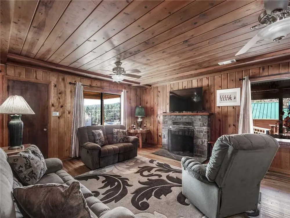 Alpine Cabin, 3 Bedrooms, Hot Tub, Deck, Sleeps 8