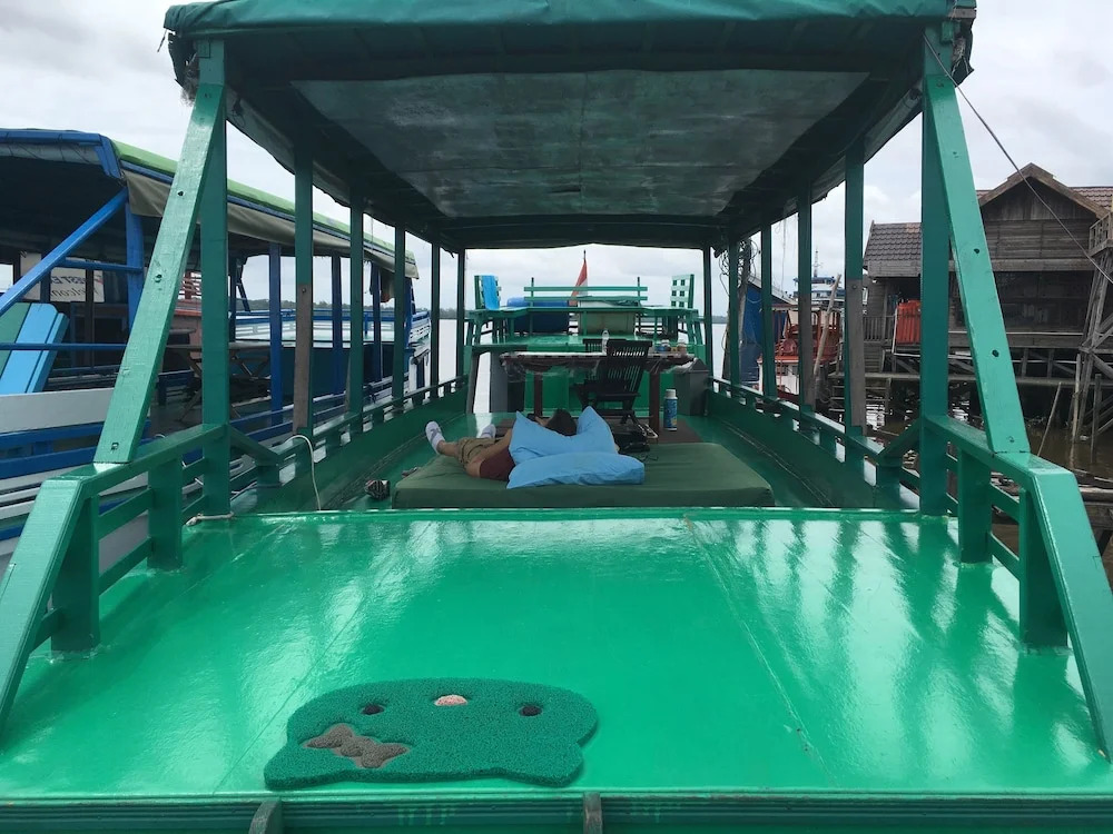 Houseboat Bee Kelotok
