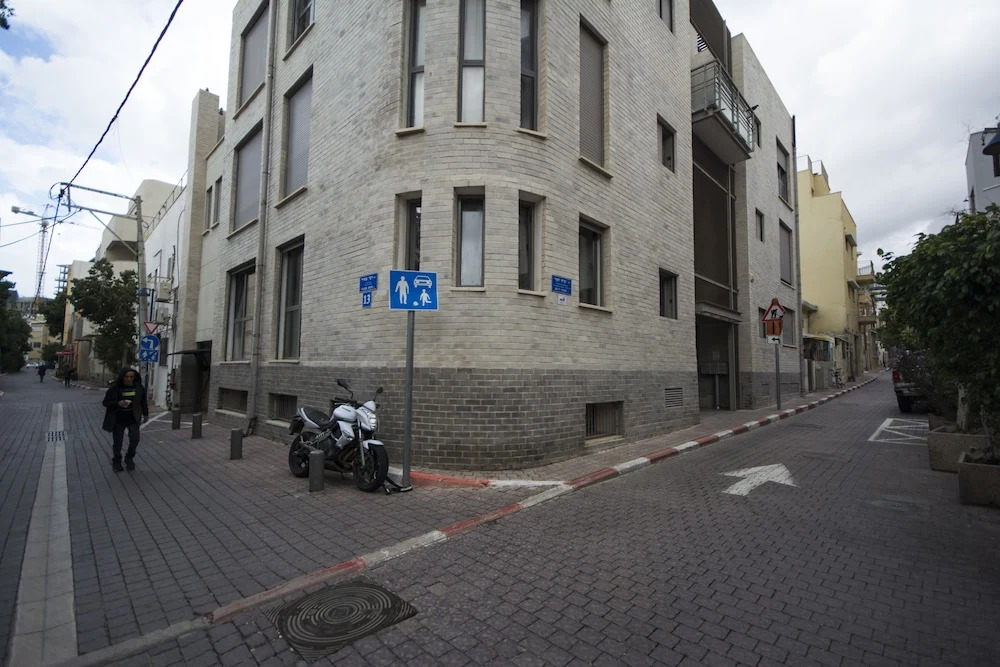 Superior and Spacious Duplex in the Kerem